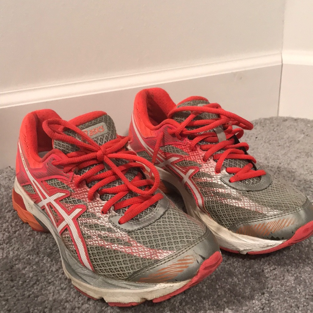 women’s Asics running shoes